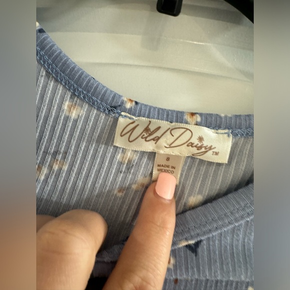 Wild Daisy Floral Shirt                            Kids Size - 8 - Picture 3 of 6